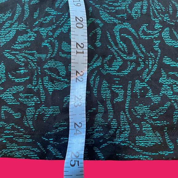 Lululemon tank - Picture 2 of 3